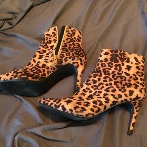 Heel booties
